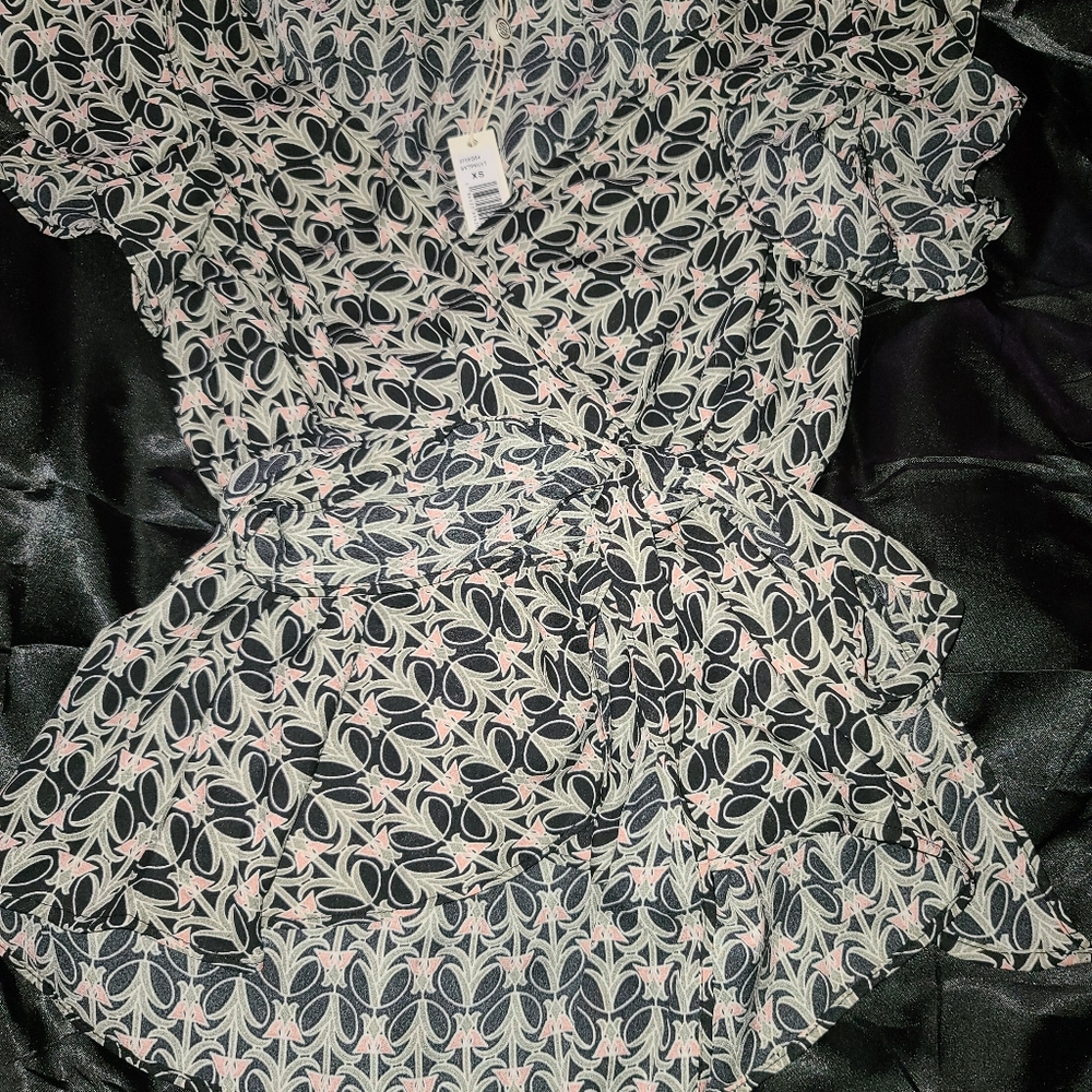 Max studio shirt size xs